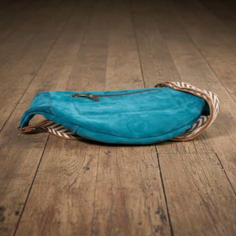 Turkusowa welurowa nerka skórzana od LadyBuQ Art.