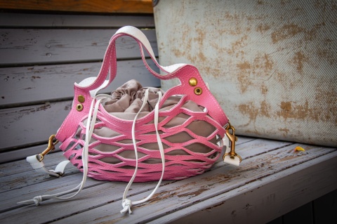 LadyBuQ Rozalia – handmade leather handbag, pastel pink, unique design.