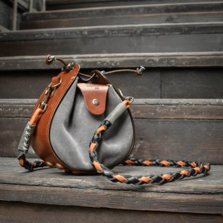 Torebka z plecionym paskiem Mili