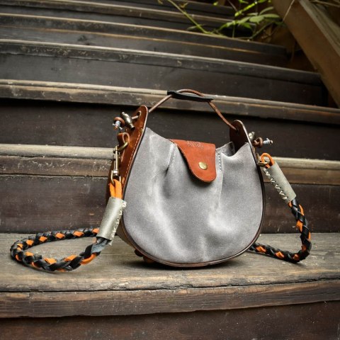 Torebka z plecionym paskiem Mili