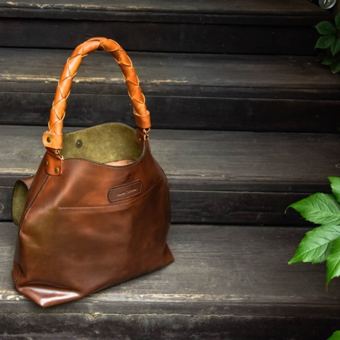 Brązowa torba skórzana Alicja z ręcznie plecionym uchwytem camel