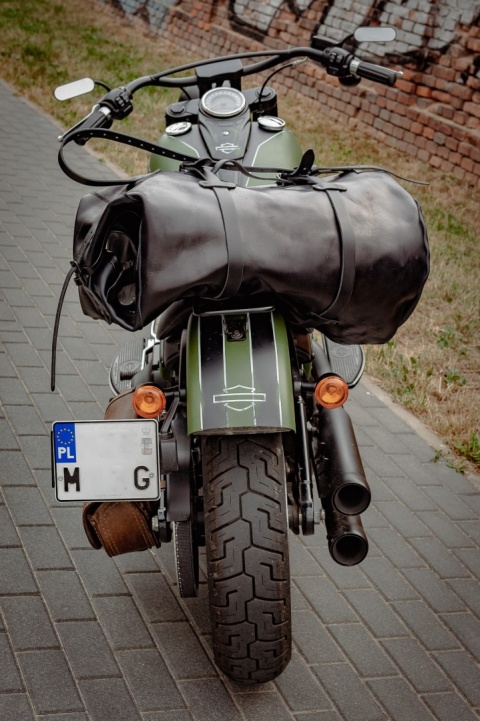 Skórzana torba motocyklowa 75 L . Skórzana torba podróżna z paskiem na ukos LadyBuQ Art