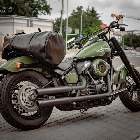 Skórzana torba motocyklowa 75 L . Skórzana torba podróżna z paskiem na ukos LadyBuQ Art