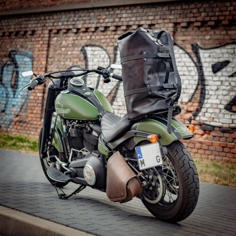 Skórzana torba motocyklowa 75 L . Skórzana torba podróżna z paskiem na ukos LadyBuQ Art