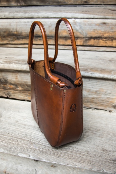 Elaine Bag – Genuine Leather, Hand-Dyed and Crafted with Unique Details