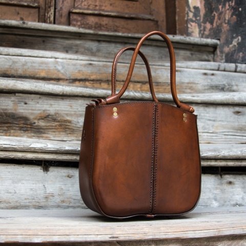 Elaine Bag – Genuine Leather, Hand-Dyed and Crafted with Unique Details