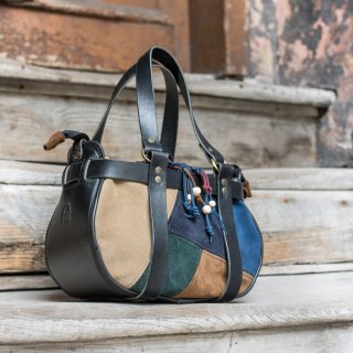 Missy mała skórzana Boho czarna torebka z kolorowymi akcentami od ladybuq Art