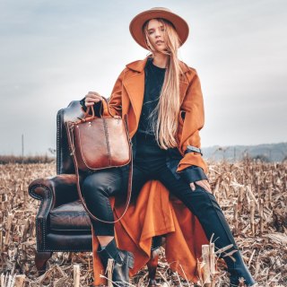 Torebka skórzana Elaine minimalistyczna kolor brązowy