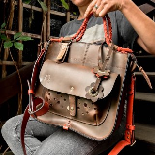 Leather bag Elaine color brown and red