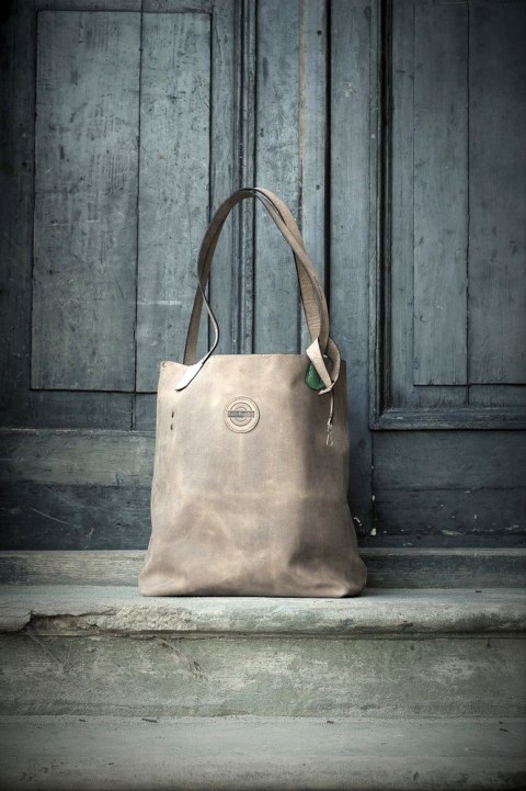 Torba w stylu oversize Zuza z pięknej matowej, naturalnej skóry torebka idealna na laptopa Torba w stylu oversize Zuza z pięknej matowej, naturalnej skóry torebka idealna na laptopa