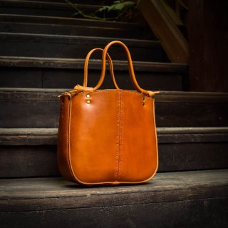 Elaine leather handbag minimalist camel color
