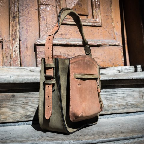 Stylowa skórzana torebka Rita z najnowszej kolekcji od Ladybuq w kolorach Khaki i Rudym