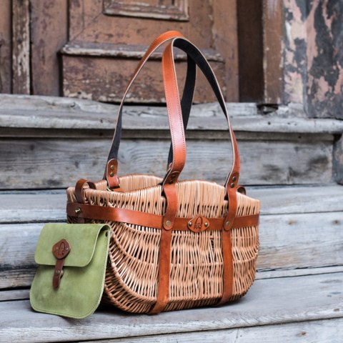 Wicker and leather basket bag Wicker and leather basket bag