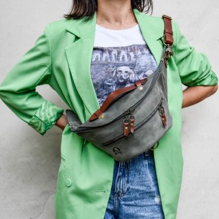 Duża nerka ręcznie wykonana z naturalnej skóry w kolorze szarym od LadyBuq Art