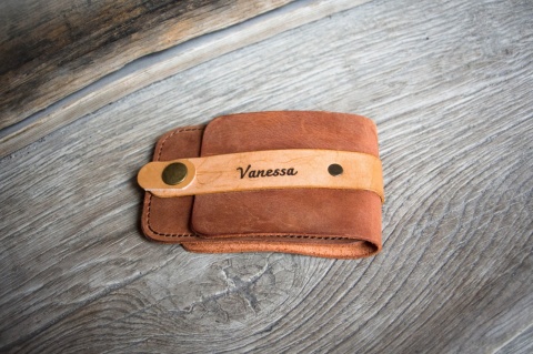 Skórzane etui na karty personalizacją