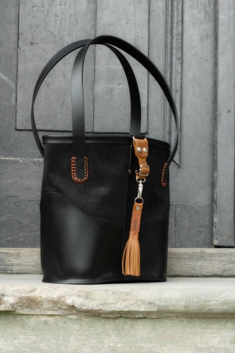 Torebka skórzana Julia w kolorze czarnym