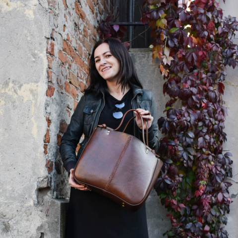 Elaine leather handbag large size brown color Elaine leather handbag large size brown color