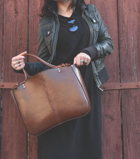Elaine leather handbag large size brown color Elaine leather handbag large size brown color