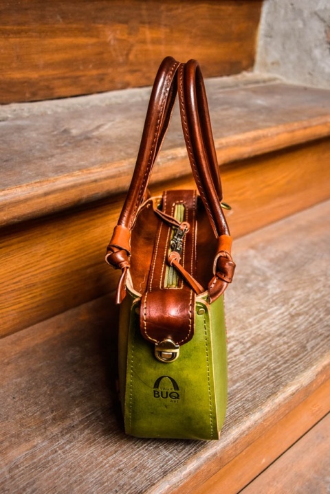 Torebka skórzana Elaine minimalistyczna torebka LadyBuQ kolor limonkowy